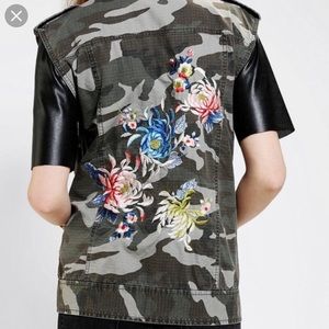 Silence + Noise camo with floral design vest